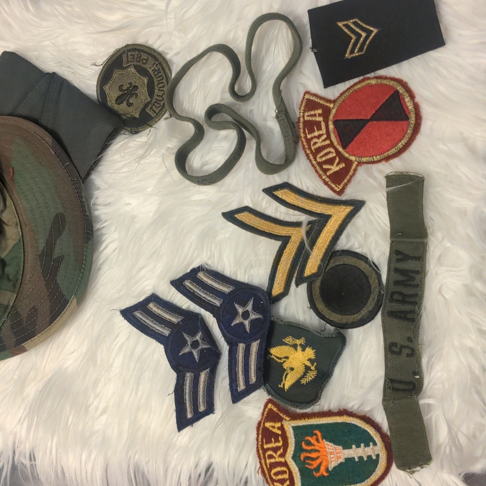 Army Bundle Hats Patches Pin Etc - image 7
